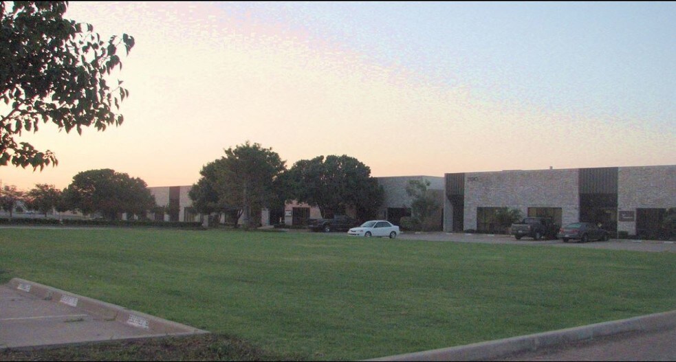 More Photos Of 240 W Wilshire Blvd, Oklahoma City Office For Lease