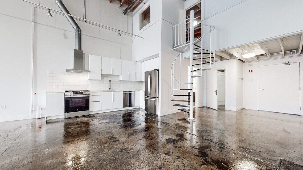 More Photos Of 887 W Marietta St NW, Atlanta Loft Creative Space For Lease