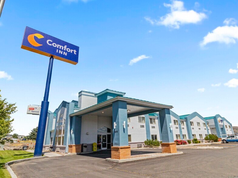 Primary Photo Of 2970 Idaho St, Elko Hotel For Sale