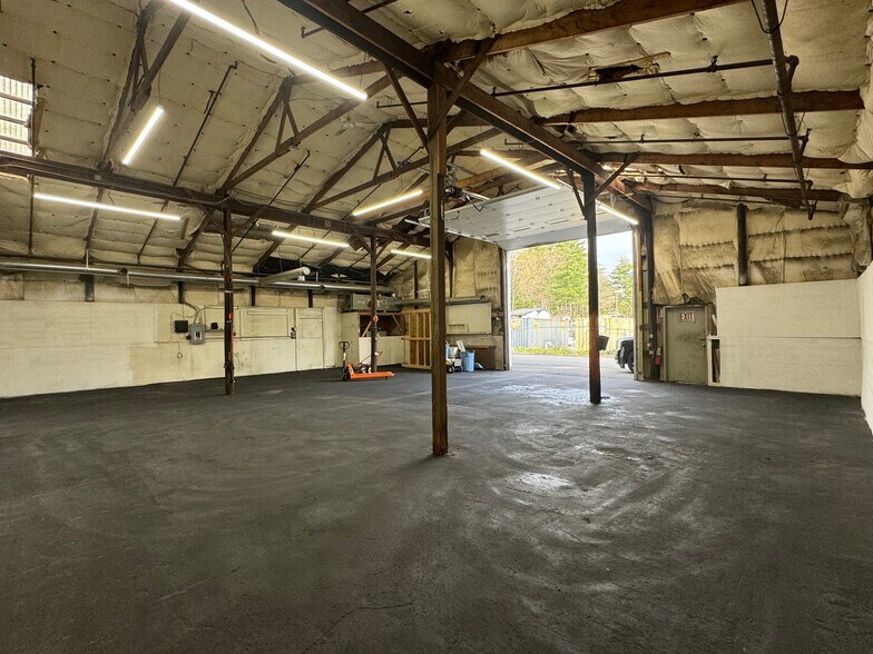 More Photos Of 168 Ayer Rd, Littleton Warehouse For Lease