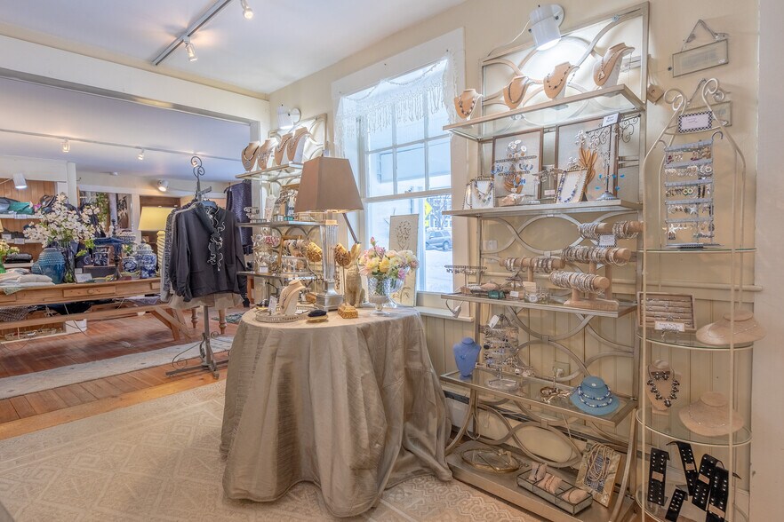 More Photos Of 16 West Main St, Wilmington General Retail For Sale