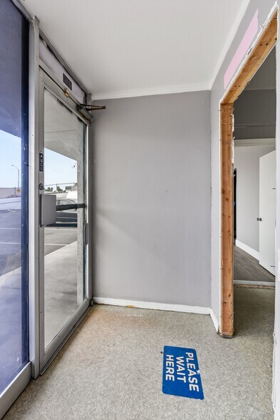 More Photos Of 2329-2335 W Sequoia Ave, Anaheim Storefront Retail Office For Lease