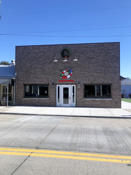 Primary Photo Of 305 W Main St, Warsaw Restaurant For Sale