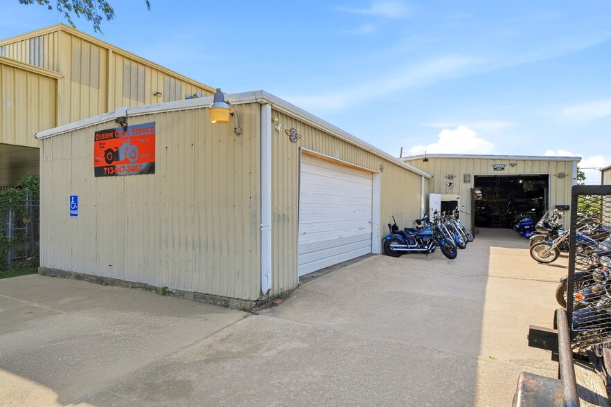 More Photos Of 1313 Illinois St, South Houston Warehouse For Sale