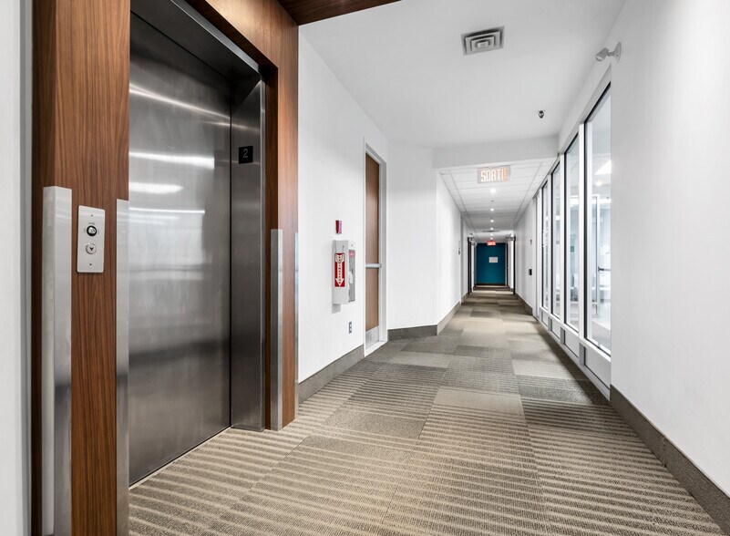 More Photos Of 4890-4898 Boul Taschereau, Longueuil General Retail For Sale