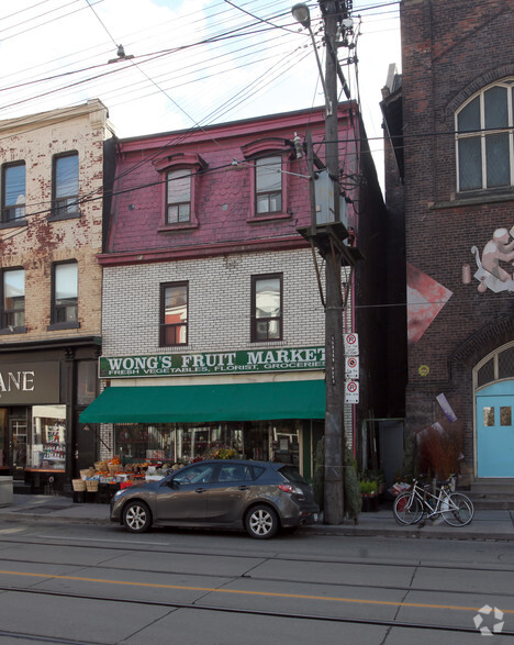 Primary Photo Of 757-759 Queen St W, Toronto Storefront Retail Residential For Lease