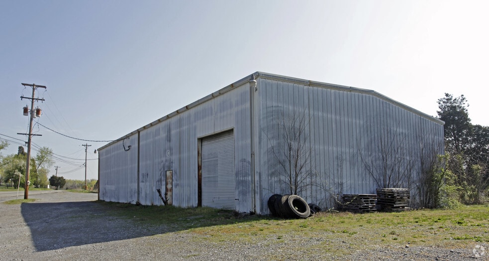 More Photos Of 2237 Big Springs Rd, Maryville Warehouse For Sale