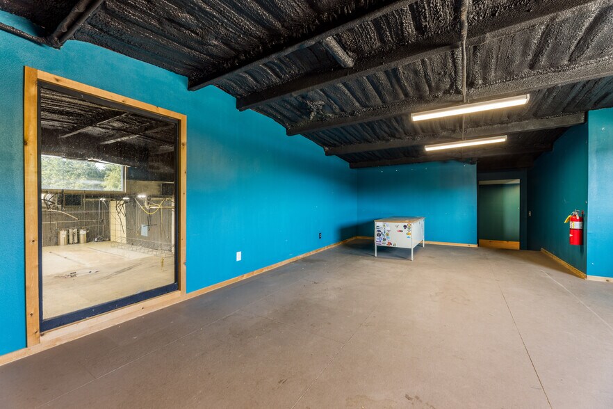 More Photos Of 535 W Poplar St, Fayetteville Warehouse For Lease