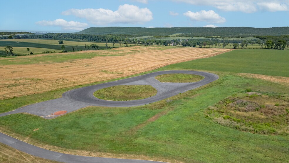 More Photos Of 107 Yearicks Blvd, Centre Hall Auto Dealership For Sale