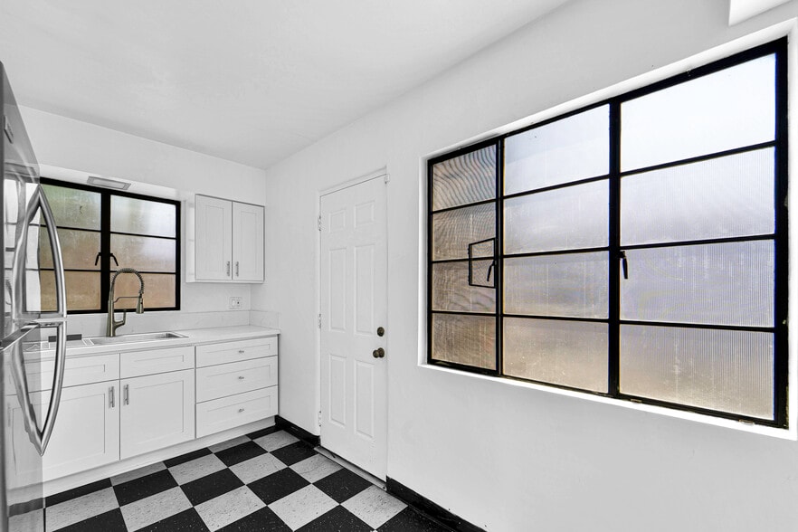 More Photos Of 2556-2664 1/2 W 5th St, Los Angeles Apartments For Sale