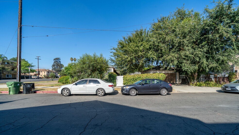 More Photos Of 14005 Victory Blvd, Van Nuys Multifamily For Sale