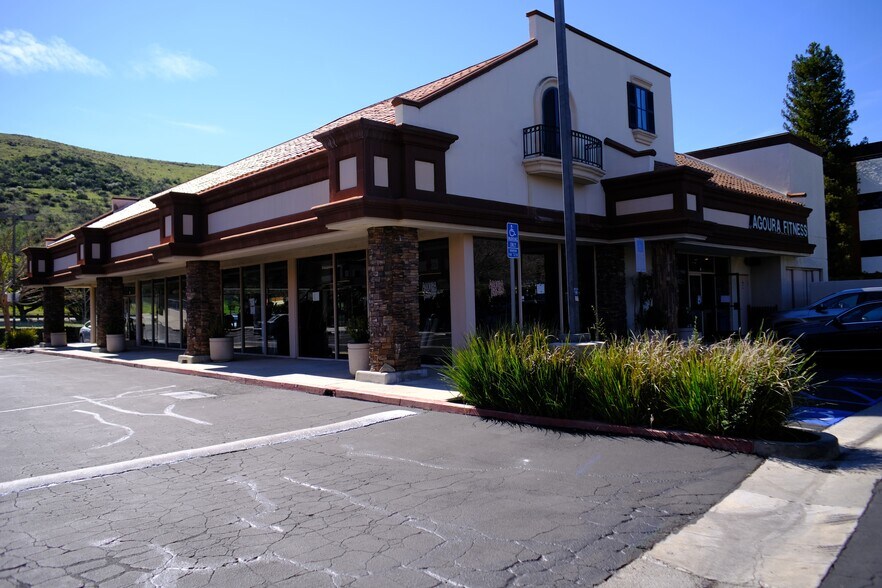 More Photos Of 28700-28716 Roadside Dr, Agoura Hills Unknown For Lease