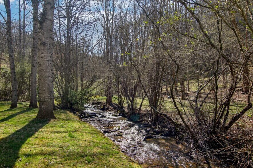 More Photos Of 33 Shepherds Creek rd, Bryson City Specialty For Sale