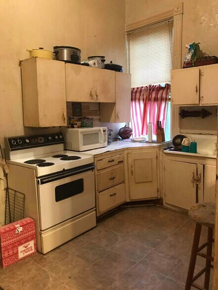 More Photos Of 415 Dewey St, Waycross Apartments For Sale