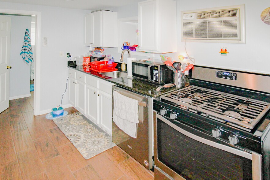 More Photos Of 6667-6669 W Devon Ave, Chicago Apartments For Sale