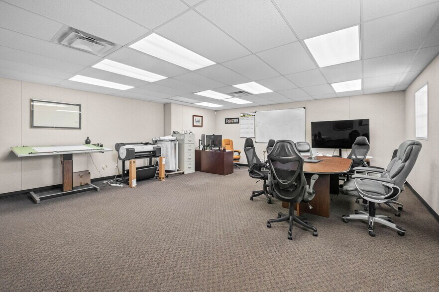 More Photos Of 23044 Honey Creek Rd, Sulphur Springs Distribution For Sale