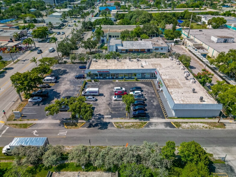 More Photos Of 265 S Federal Hwy, Dania Beach Storefront For Lease