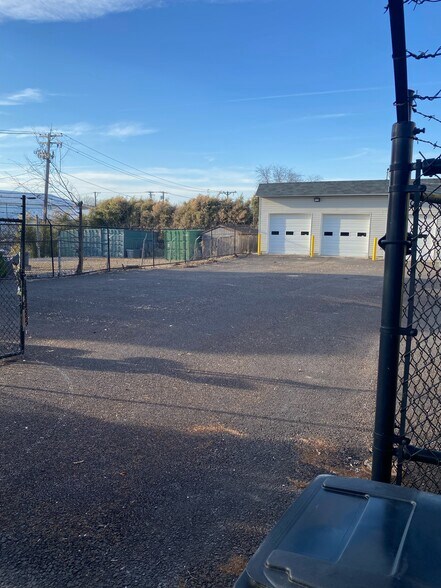 More Photos Of 134 Cockeysville, Cockeysville Warehouse For Lease