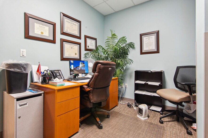 More Photos Of 4275 Western Blvd, Jacksonville Storefront Retail Office For Sale