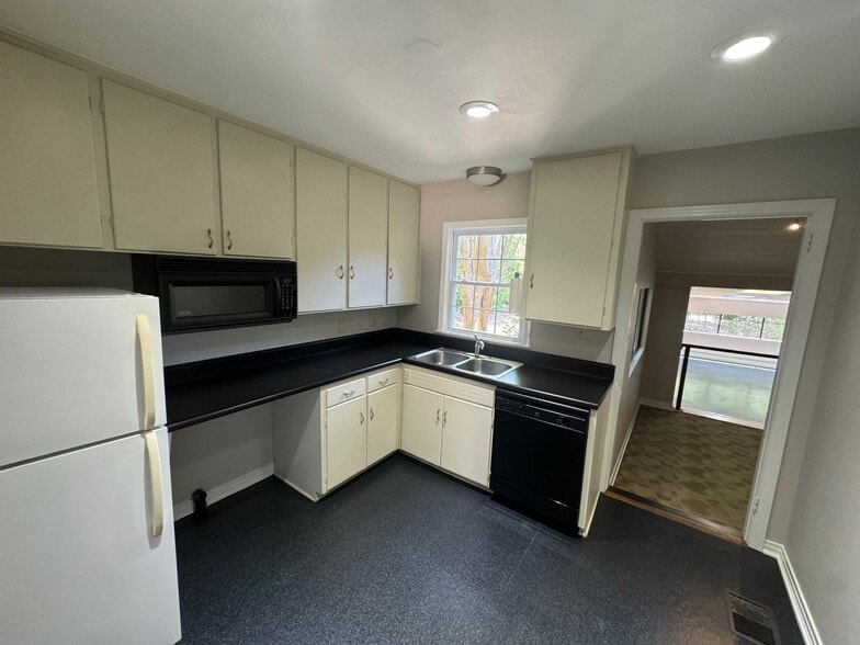 More Photos Of 1311 E 7th Ave, Tallahassee Office Residential For Lease