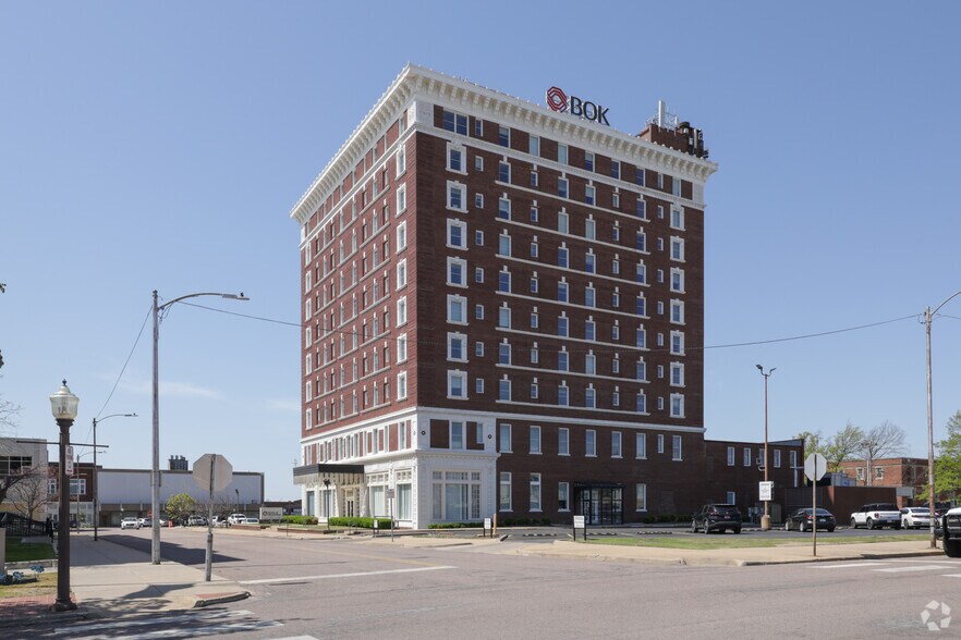 More Photos Of 215 State St, Muskogee Office For Sale