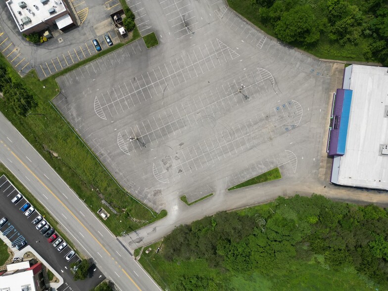 More Photos Of 109 Mall Rd, Barboursville Freestanding For Lease