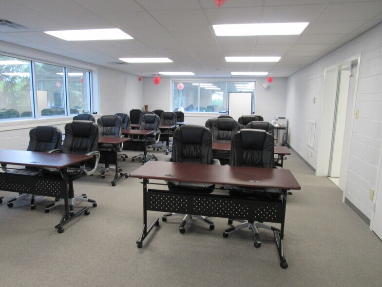 More Photos Of 1201 Old Francis Rd, Glen Allen Office For Lease