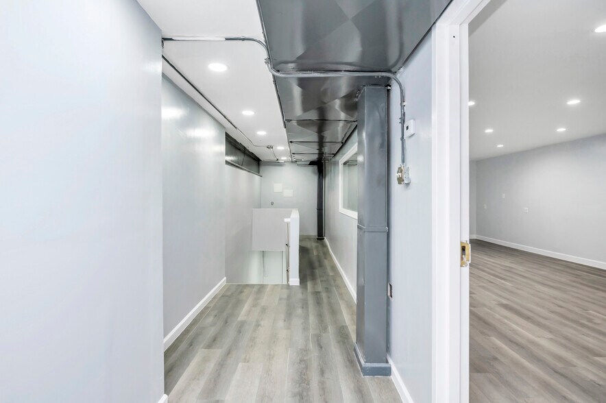 More Photos Of 1840 Falmouth Ave, New Hyde Park Warehouse For Sale