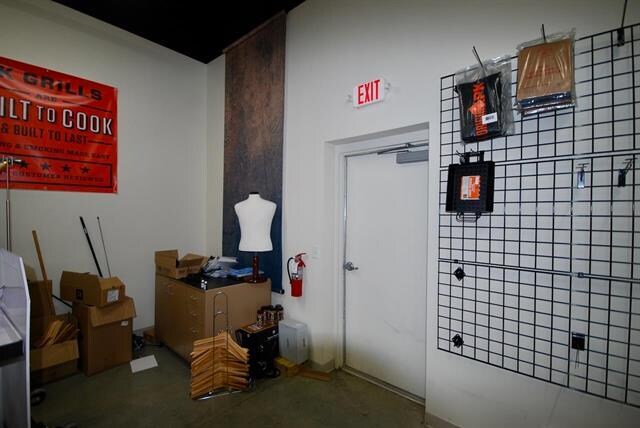 More Photos Of 1348 Union University Dr, Jackson Storefront Retail Office For Lease