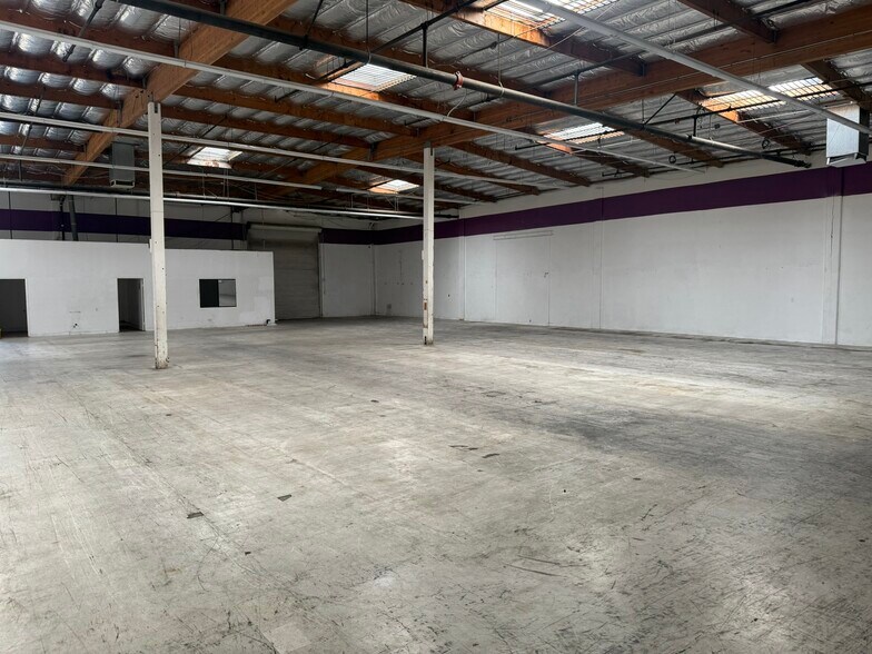 More Photos Of 2540 Main St, Chula Vista Warehouse For Lease