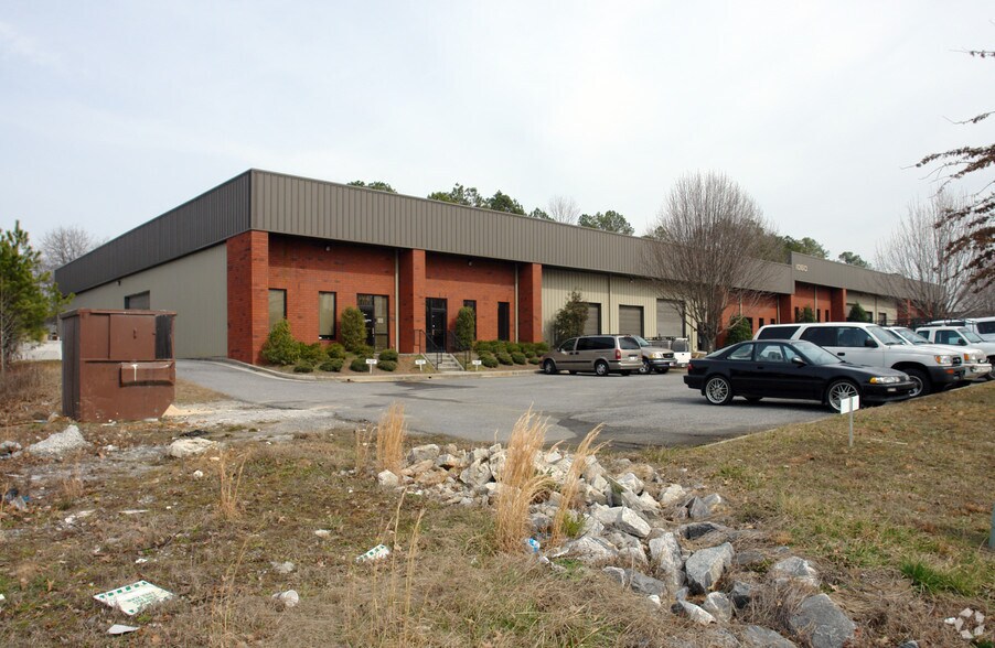 More Photos Of 1060 Union Center Dr, Alpharetta Distribution For Lease