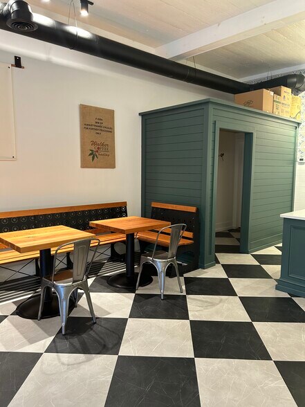 More Photos Of 50 S Forest Ave, Hartwell Storefront For Sale