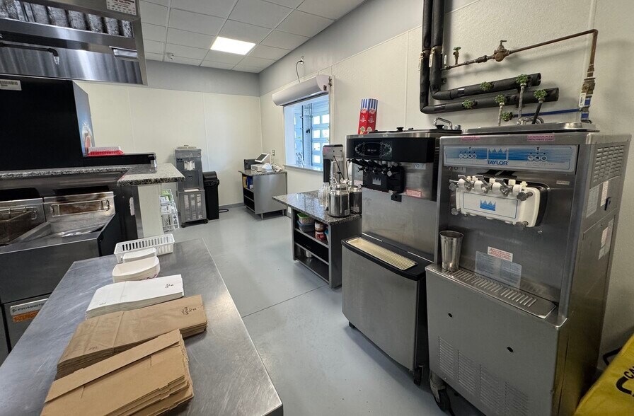 More Photos Of 5095 Day Rd, Lockport General Retail For Sale