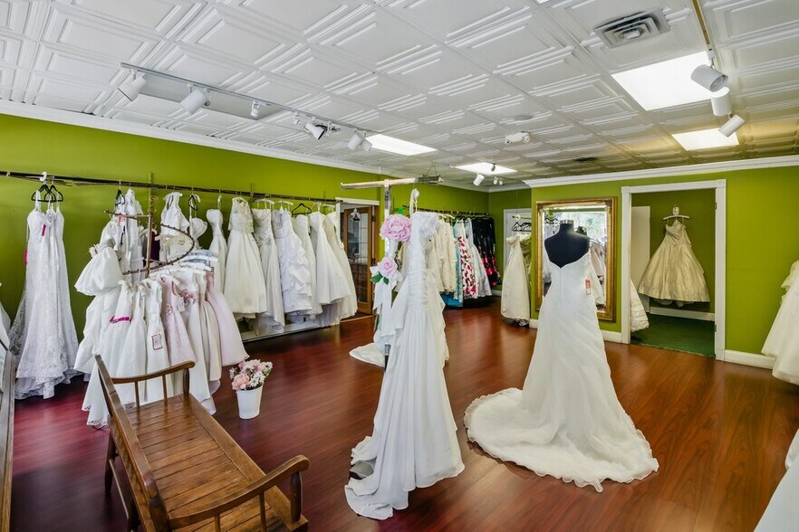 More Photos Of 4066 Broward Blvd, Fort Lauderdale Storefront Retail Office For Sale