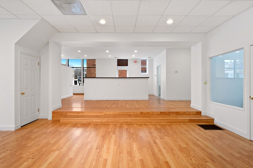 More Photos Of 6830 Gravois Ave, Saint Louis Storefront Retail Office For Lease