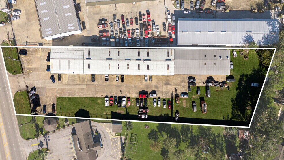 More Photos Of 10060 Veterans Memorial Rd, Houston Warehouse For Sale