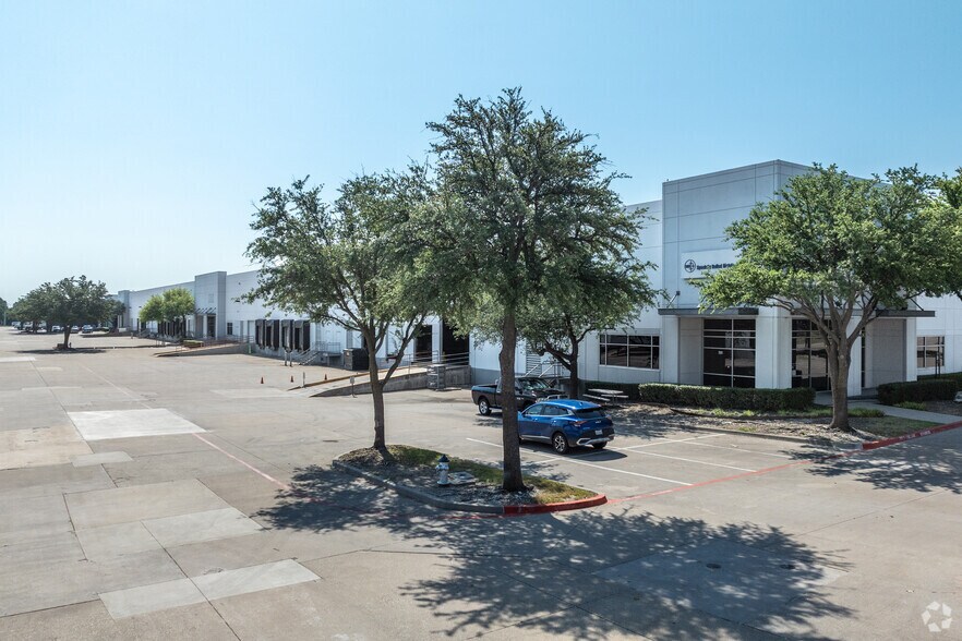 More Photos Of 3650 W Miller Rd, Garland Unknown For Lease