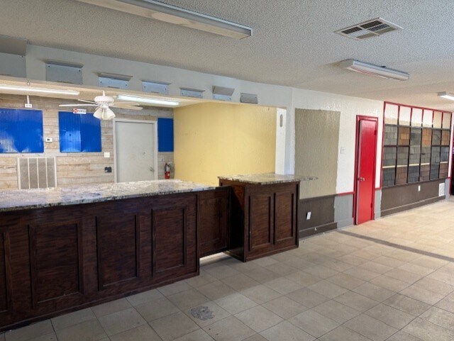More Photos Of 2009 S Hullen St, Metairie Warehouse For Lease