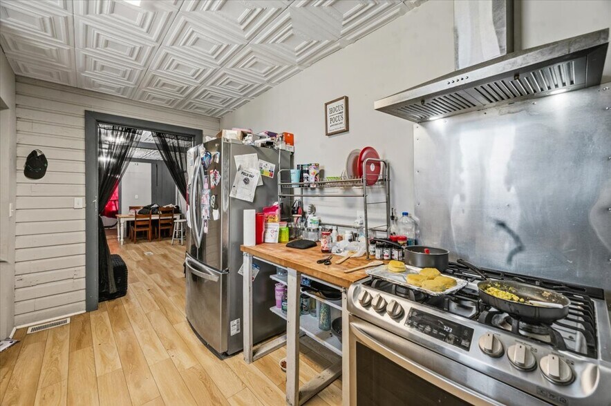 More Photos Of 325 Winchester Ave, Martinsburg Freestanding For Sale