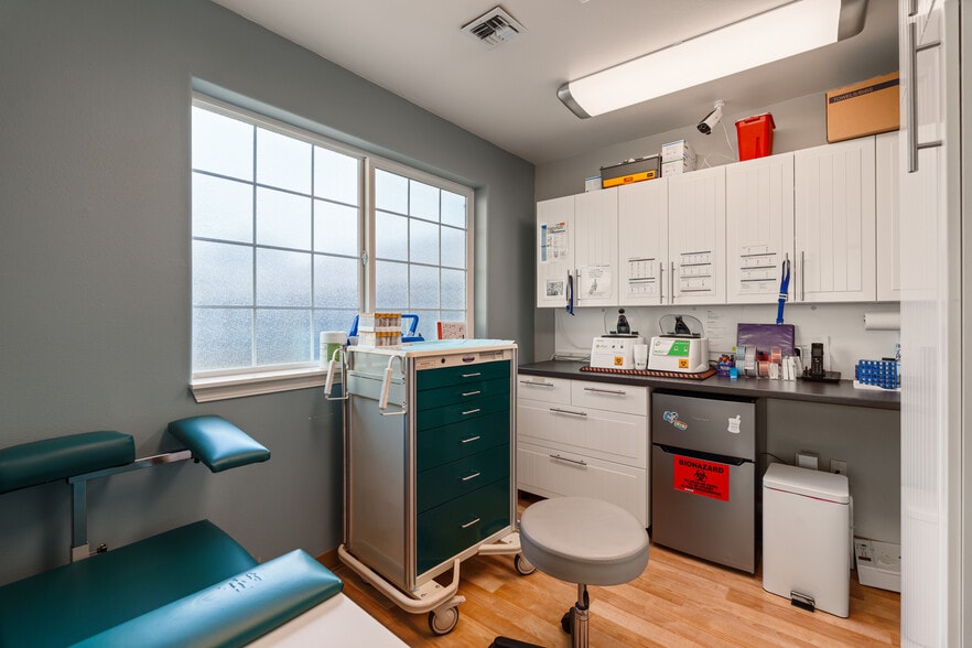 More Photos Of 6110 N Lombard St, Portland Medical For Lease