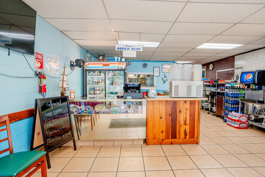 More Photos Of 111 S State St, Ukiah Restaurant For Sale