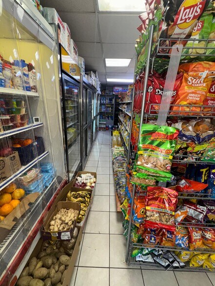 More Photos Of 134 E 33rd St, Paterson Flex For Sale