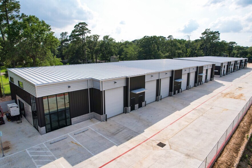 More Photos Of 12402 Malcomson Rd, Houston Self Storage For Sale