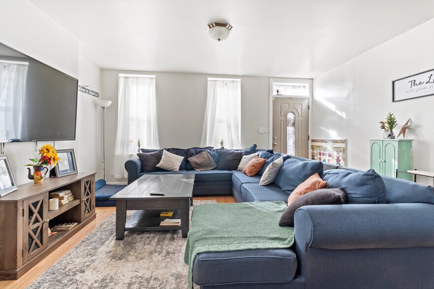 More Photos Of , Philadelphia Unknown For Sale