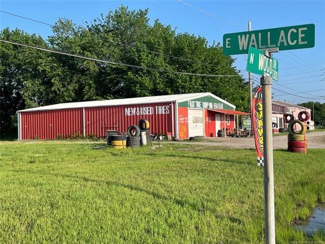 Primary Photo Of 1307 Wood Dr, Okmulgee Auto Repair For Sale