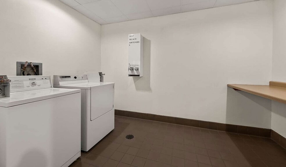 More Photos Of 1738 Comfort Dr, Tomahawk Hotel For Sale
