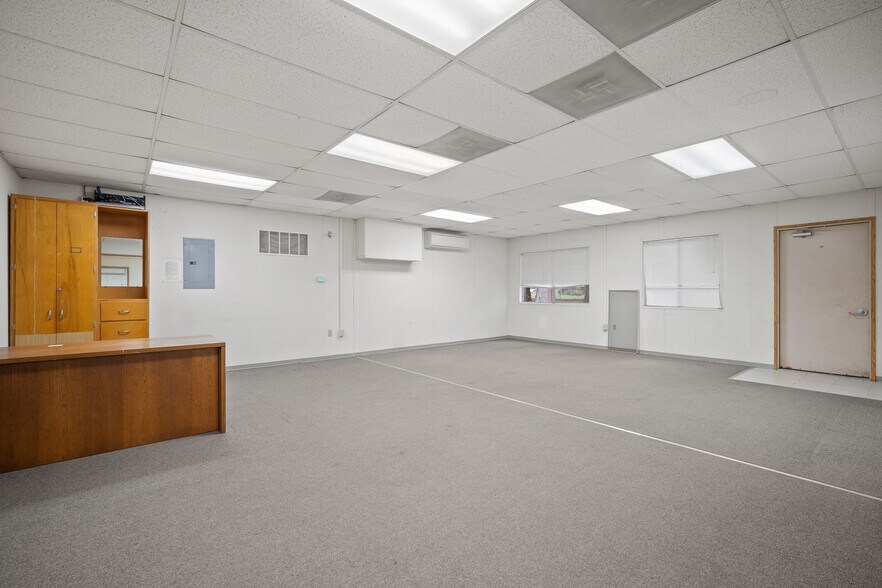 More Photos Of 5942 Portal Way, Ferndale Loft Creative Space For Lease