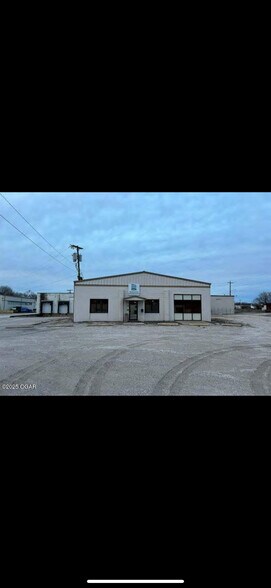 More Photos Of 108 Dairy st, Monett Office For Sale