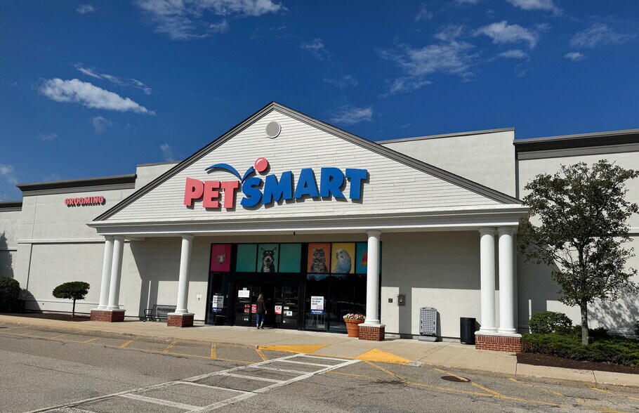 More Photos Of 10-105 Long Pond Rd, Plymouth Unknown For Lease