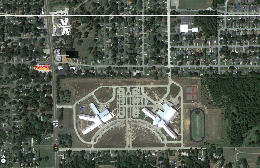 More Photos Of 2826 S Henderson Blvd, Kilgore Freestanding For Lease